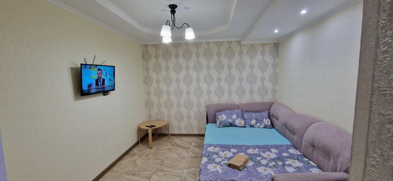 Tecuci Apartment In The Center 基希讷乌 外观 照片